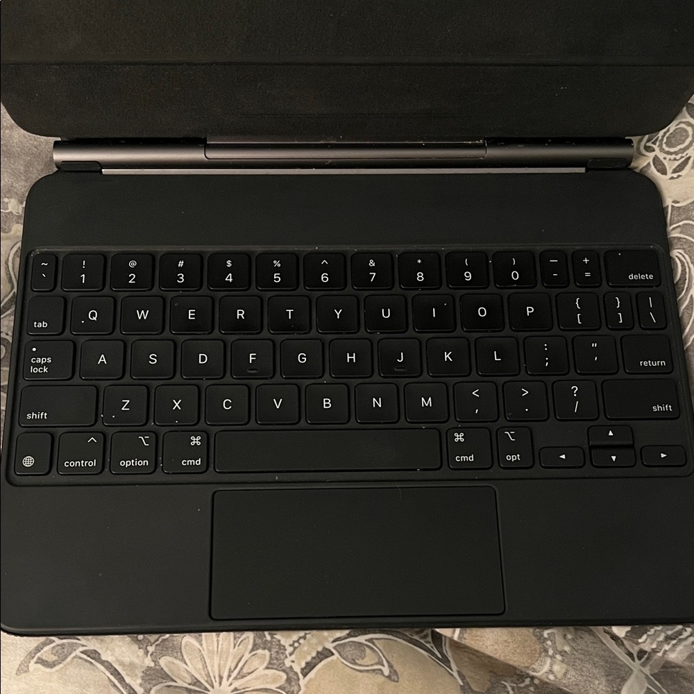 Apple Magic Keyboard Black Case with Integrated Touchpad - Picture 3 of 5